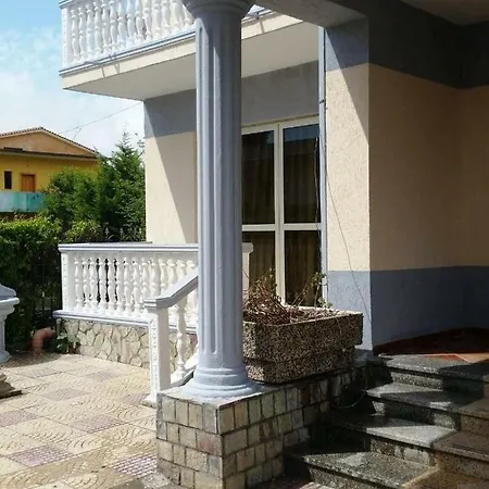 Klinti Hotell Velipojë